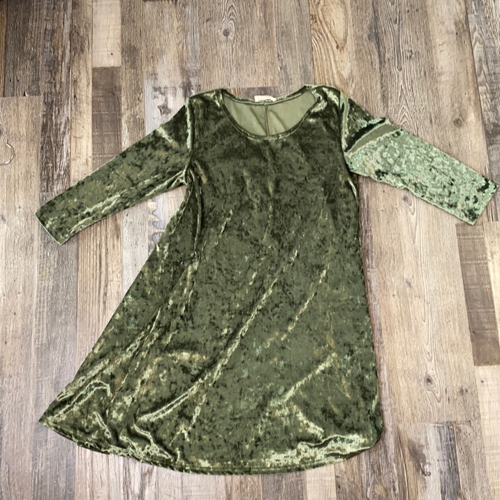 Women’s quarter sleeve dress